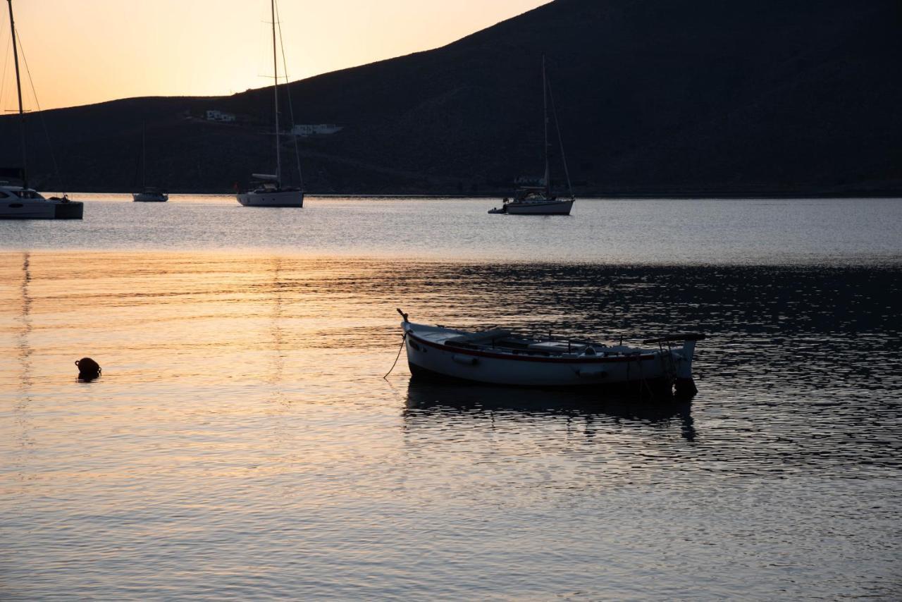 Boutique Hotel Tilos Mare Livadia  Екстериор снимка