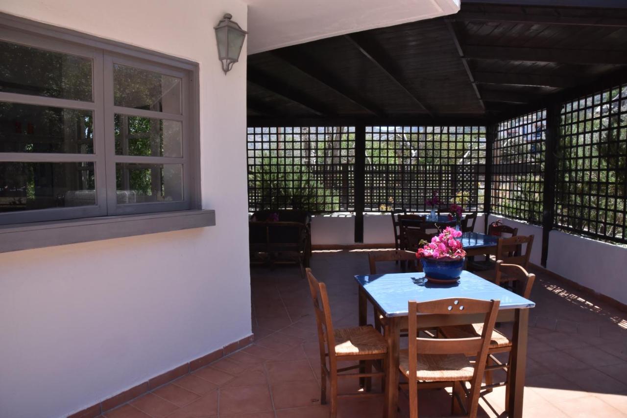 Boutique Hotel Tilos Mare Livadia  Екстериор снимка