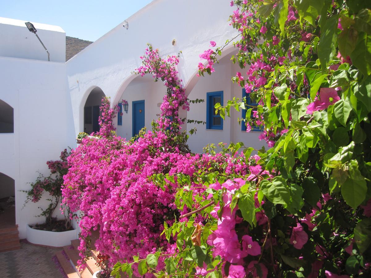 Boutique Hotel Tilos Mare Livadia  Екстериор снимка